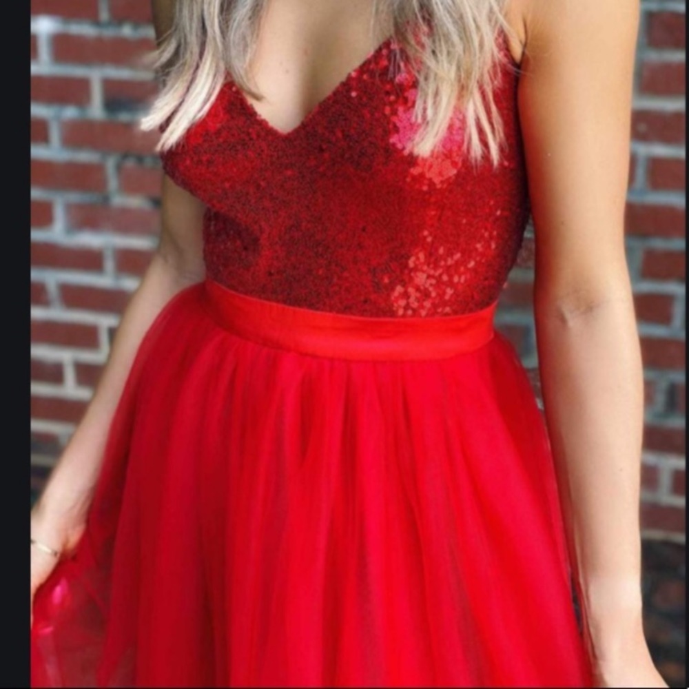 Queen of Hearts red sequin dress - Picture 5 of 5